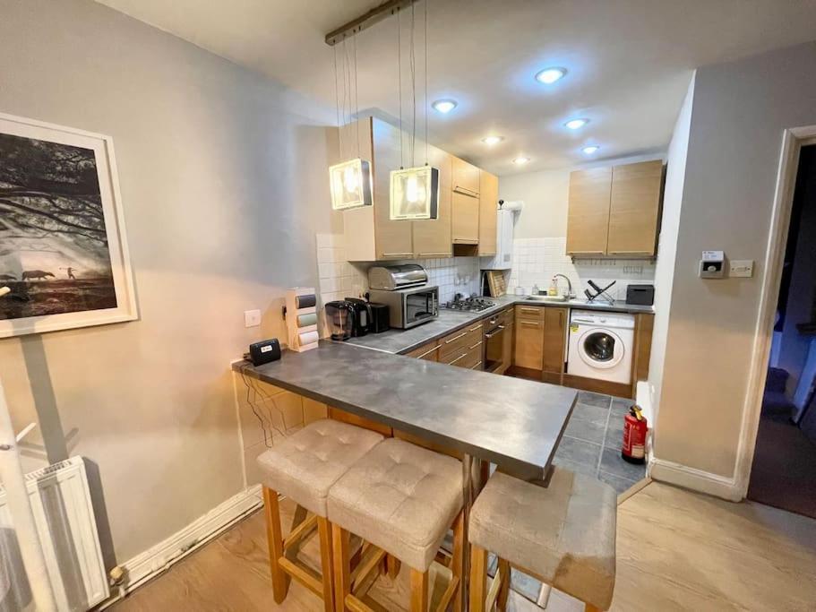 *New* Beautiful 2 Bedroom House In Central Location London Eksteriør billede