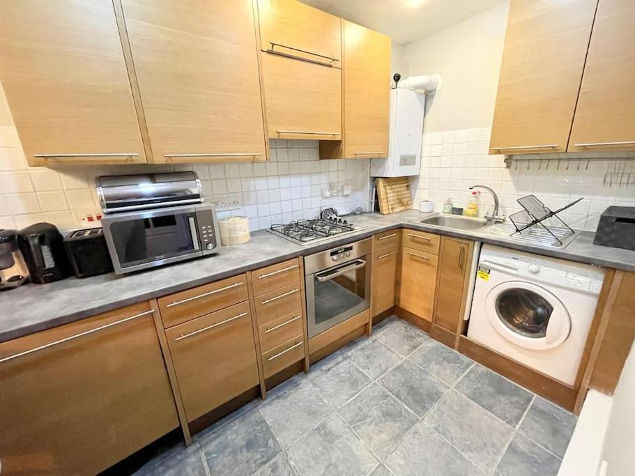 *New* Beautiful 2 Bedroom House In Central Location London Eksteriør billede
